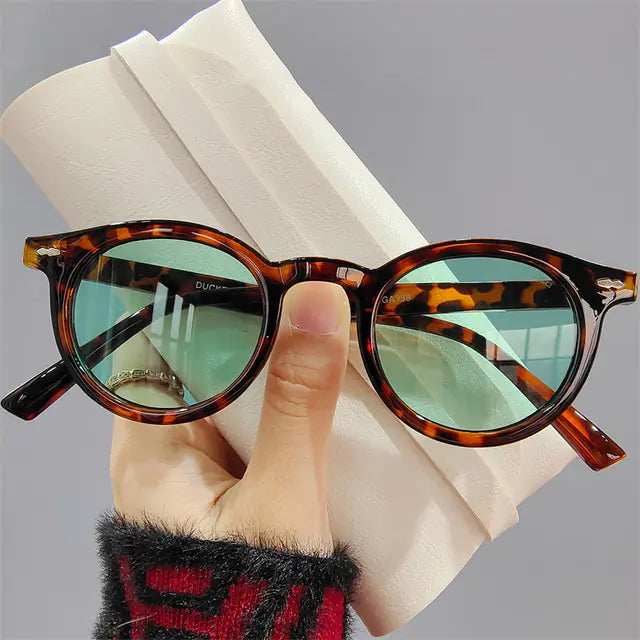 Classic Round Sunglasses for Men and Women (Black/Yellow)